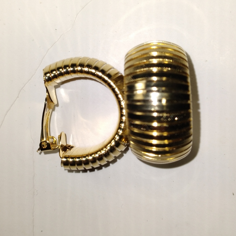 Vintage Gold Clip Earrings
